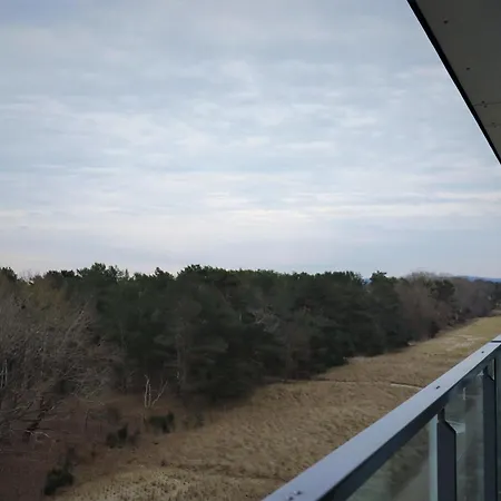 Prora - Dachgeschoss-apartment Mit Strandkorb Am Strand- Ausblick